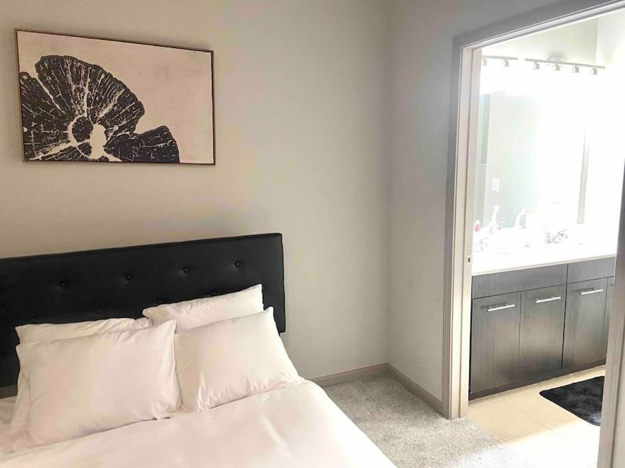 Downtown Luxury Apartment With Free Parking Space Oklahoma City Eksteriør billede